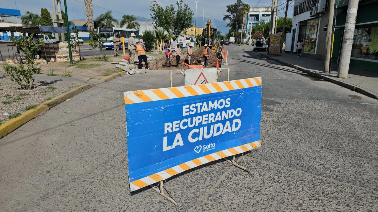 Obras viales en Corrientes y Buenos Aires