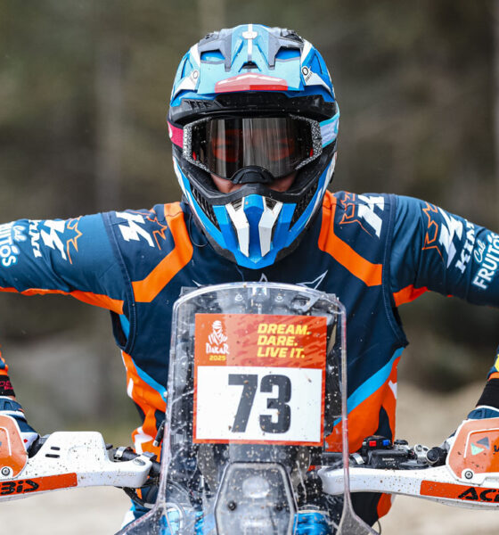 El Dakar 2026 comenzó en Yanbu: Edgar Canet hizo historia ganando el prólogo y Luciano Benavides fue cuarto entre los grandes candidatos.