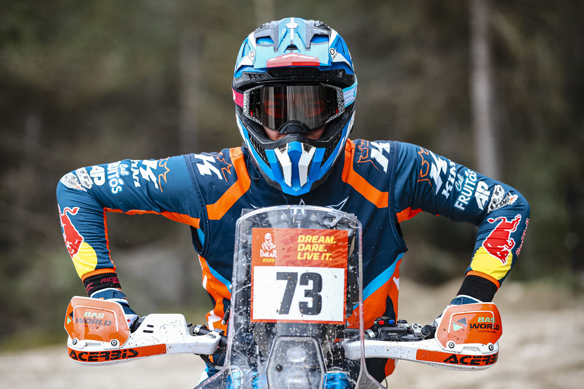 El Dakar 2026 comenzó en Yanbu: Edgar Canet hizo historia ganando el prólogo y Luciano Benavides fue cuarto entre los grandes candidatos.