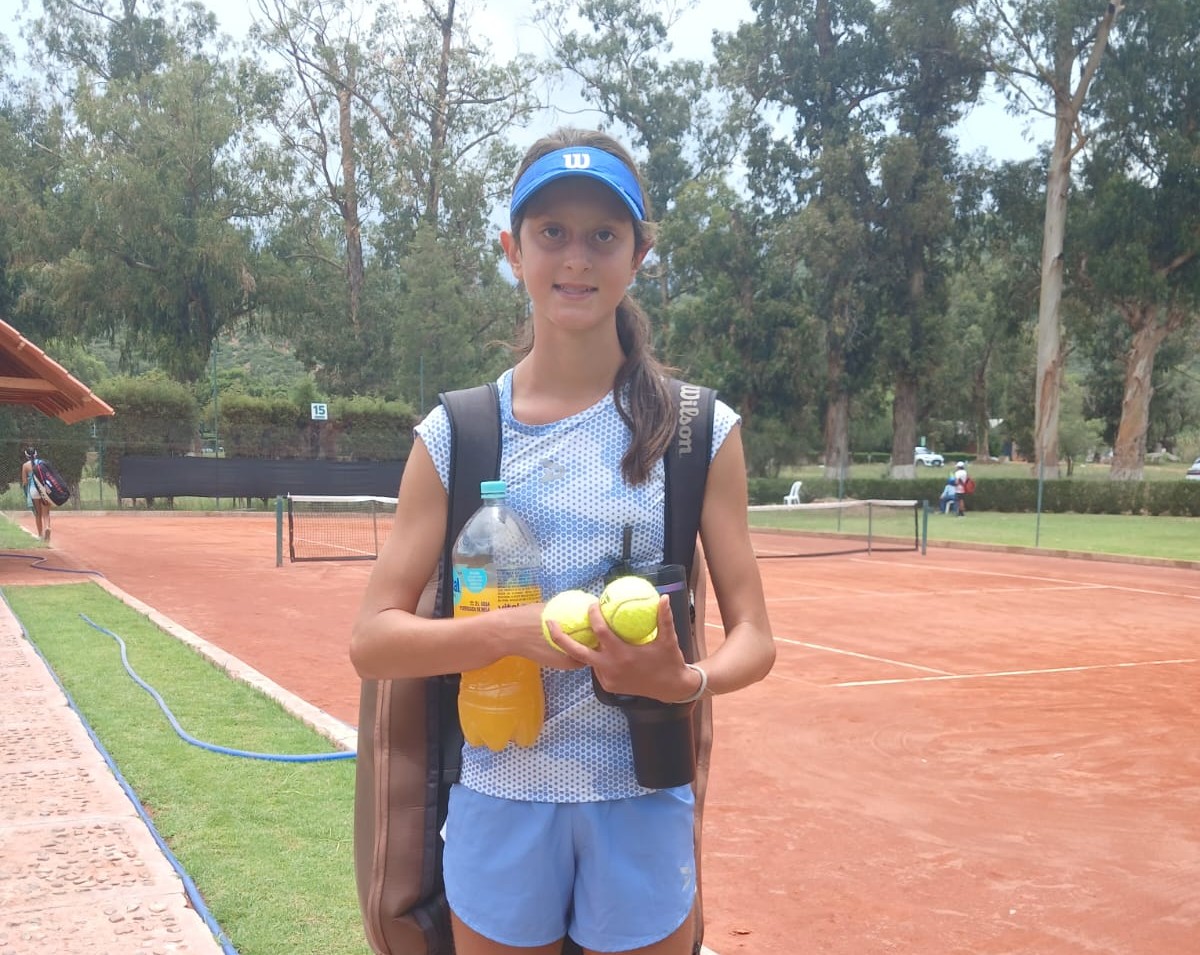 Florencia Mardones logró un triunfo contundente en el ITF J30 de Cochabamba, cerró invicta la fase de grupos y avanzó a cuartos de final