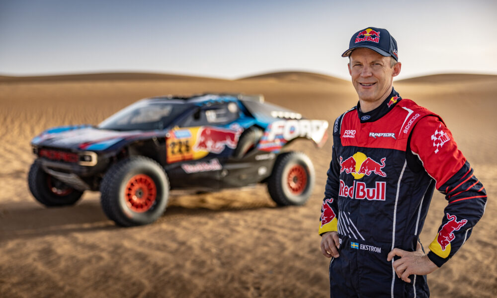 El Dakar 2026 comenzó en Yanbu con un prólogo histórico: Edgar Canet hizo historia en motos y Ekström ganó en coches con Ford.