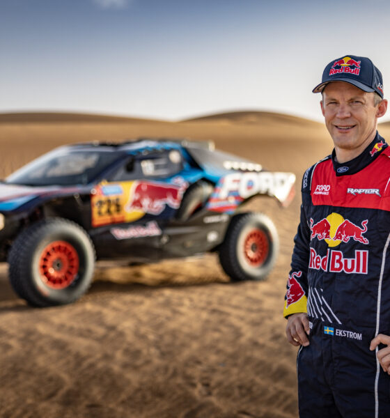 El Dakar 2026 comenzó en Yanbu con un prólogo histórico: Edgar Canet hizo historia en motos y Ekström ganó en coches con Ford.