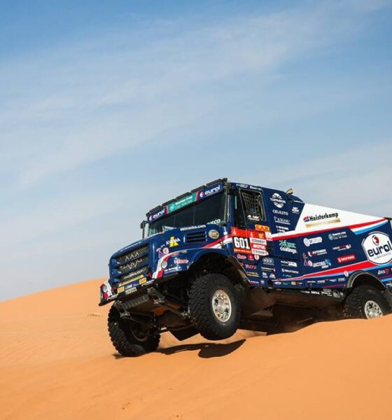 Mitchel Van Den Brink volvió a liderar el Dakar 2026 en camiones tras los problemas de Martin Macik. Loprais ganó la etapa y el podio arde.