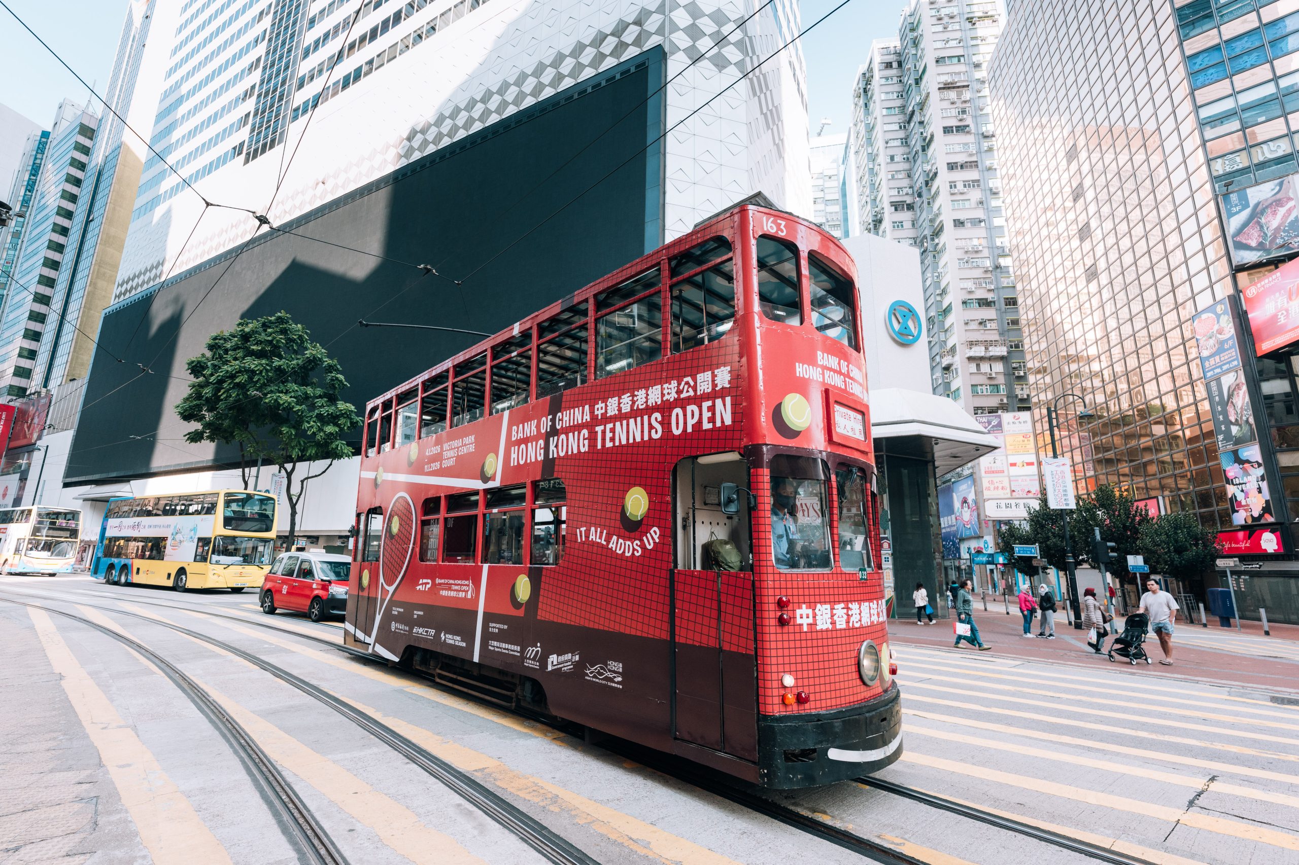 Las figuras del ATP de Hong Kong 2026, con Marin Cilic y los mejores jugadores asiáticos, protagonizaron un recorrido en tranvía temático
