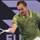 Medvedev debuta con autoridad en Brisbane y va por Tiafoe