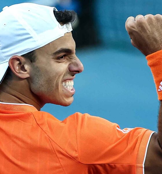 Francisco Cerúndolo venció a Andrey Rublev y avanzó por primera vez a los octavos del Abierto de Australia, firmando una semana perfecta en Melbourne.