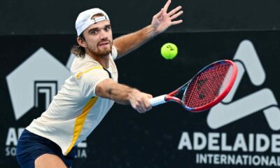 Tomáš Macháč venció a Munar y avanzó a semifinales del Adelaide International 2026, manteniendo un rendimiento perfecto sobre pista rápida.