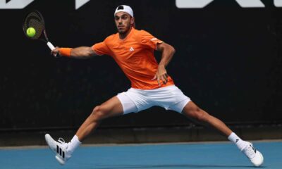 Francisco Cerúndolo fue arrollador en el Australian Open: venció a Damir Dzumhur en 1h36m, logró su triunfo más rápido en Grand Slams