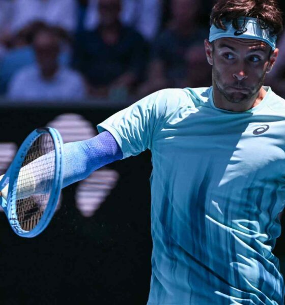 Lorenzo Musetti superó un duro debut en el Abierto de Australia, recuperó el Top 3 del ranking y sueña con un récord histórico para Italia.