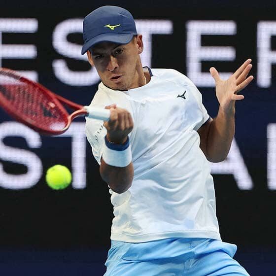Sebastián Báez sorprendió a Taylor Fritz en Perth y puso a Argentina 1-0 ante Estados Unidos en la United Cup, con una victoria histórica.