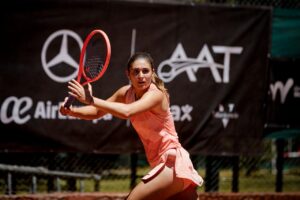 Julia Riera, Victoria Bosio, Carla Markus y Luciana Moyano avanzaron a octavos del W35 Buenos Aires en el Tenis Club Argentino.