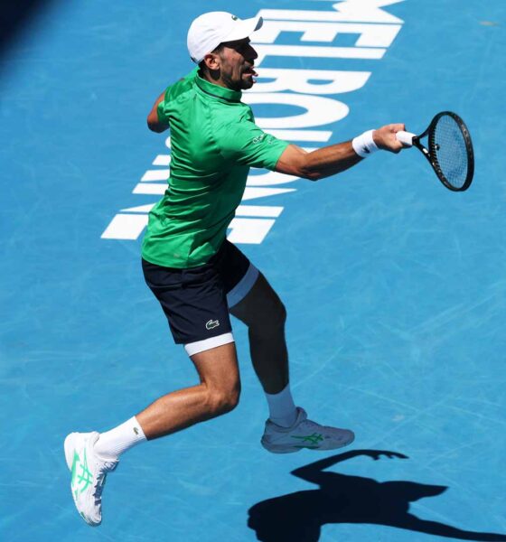 Novak Djokovic avanzó a la tercera ronda del Abierto de Australia 2026 sin perder sets y quedó a solo una victoria de alcanzar las 400 en torneos de Grand Slam.