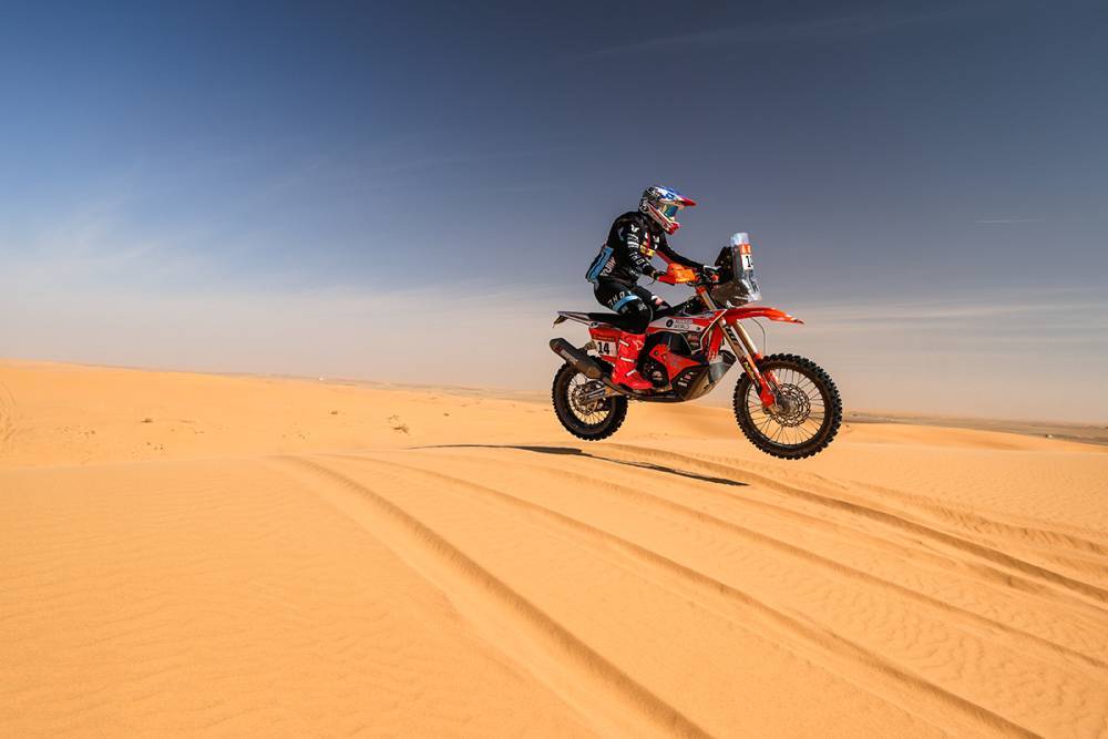 Michael Docherty volvió tras la rotura de rueda y ganó en Rally 2 en el Dakar 2026, además de terminar 4° en la etapa