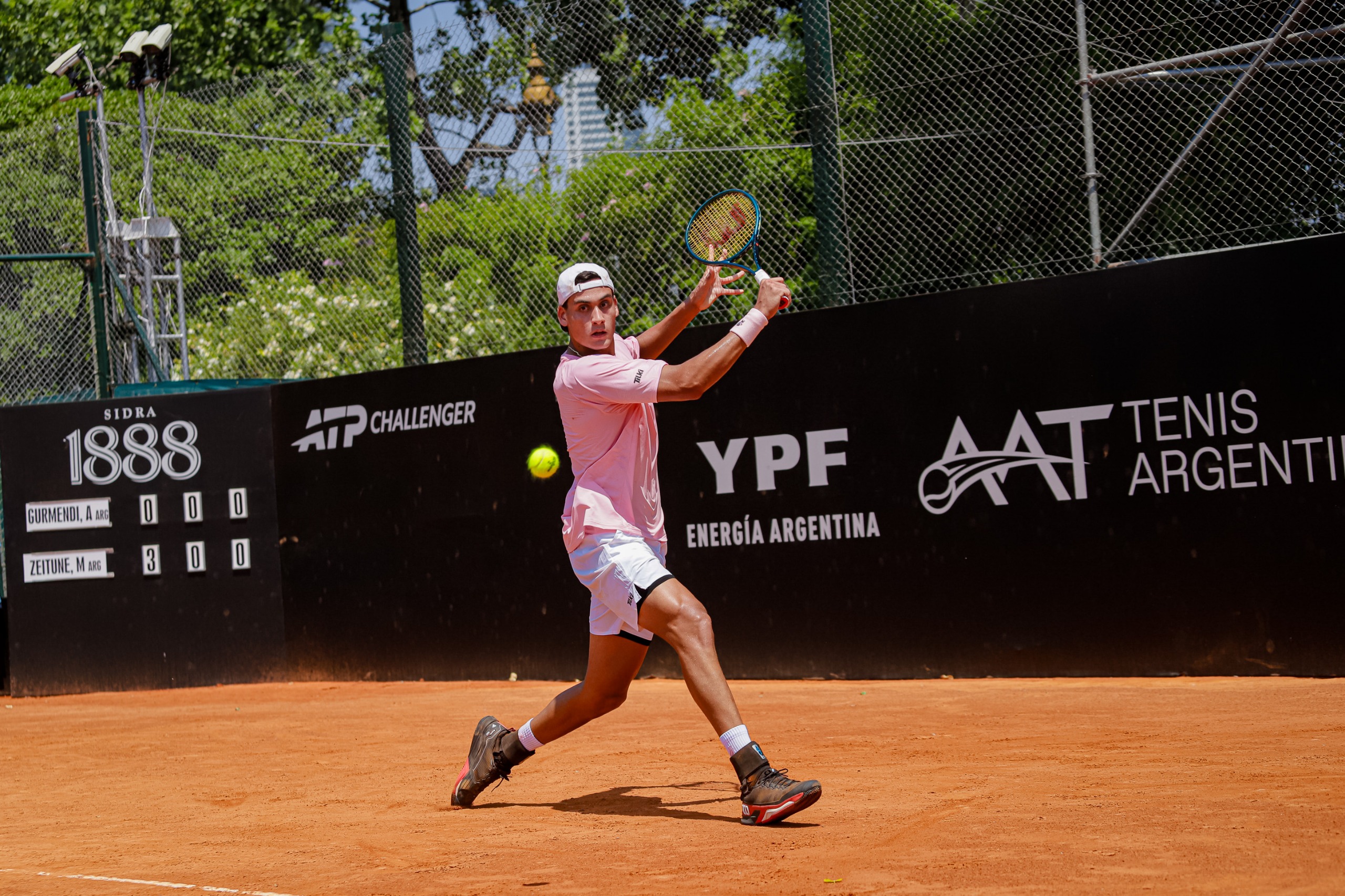 Siete tenistas argentinos avanzaron a los octavos de final del Challenger TCA en el Tenis Club Argentino, con destaque para Máximo Zeitune.