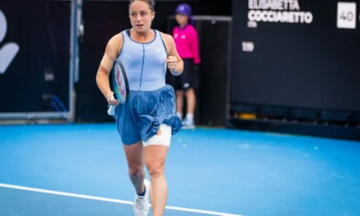 Elisabetta Cocciaretto brilló en Hobart y avanzó a semifinales tras vencer con autoridad a Anna Bondar en sets corridos.