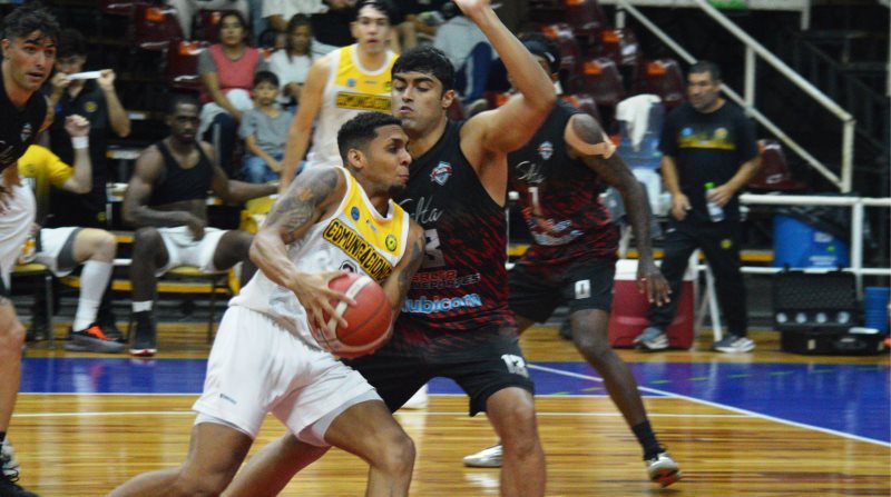 Salta Basket cayó 101-97 ante Comunicaciones en tiempo suplementario, en otra noche para el infarto en el Estadio Delmi.