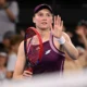 Elena Rybakina venció a Iga Swiatek en sets corridos y avanzó a semifinales de Australia, frustrando el sueño de Grand Slam de la polaca.