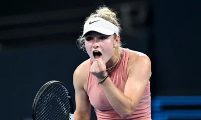 Emerson Jones logró una victoria impactante ante Tatjana Maria en su debut en el Brisbane International 2026, mostrando madurez y potencia