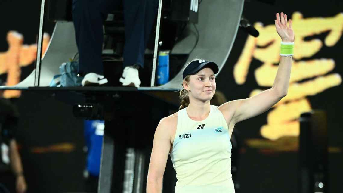 Elena Rybakina avanzó a la final del Abierto de Australia sin perder sets. La kazaja buscará revancha ante Aryna Sabalenka.