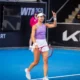 Iva Jovic venció a Taylah Preston en una semifinal épica y jugará la final del Hobart International 2026 ante Cocciaretto.