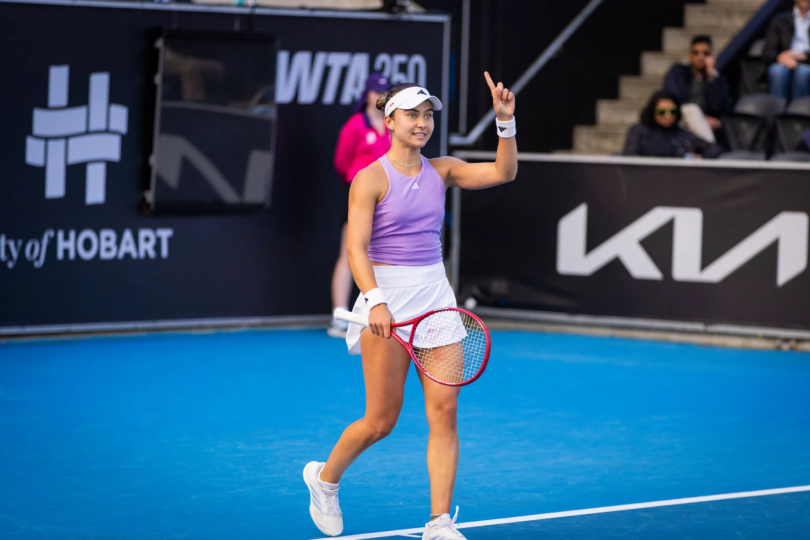 Iva Jovic venció a Taylah Preston en una semifinal épica y jugará la final del Hobart International 2026 ante Cocciaretto.