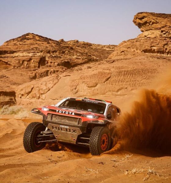 Henk Lategan ganó la etapa 4 en AlUla, lidera el Dakar 2026 con Toyota y Al Rajhi quedó fuera por pinchazos. Goczał metió 3 autos en top 6.