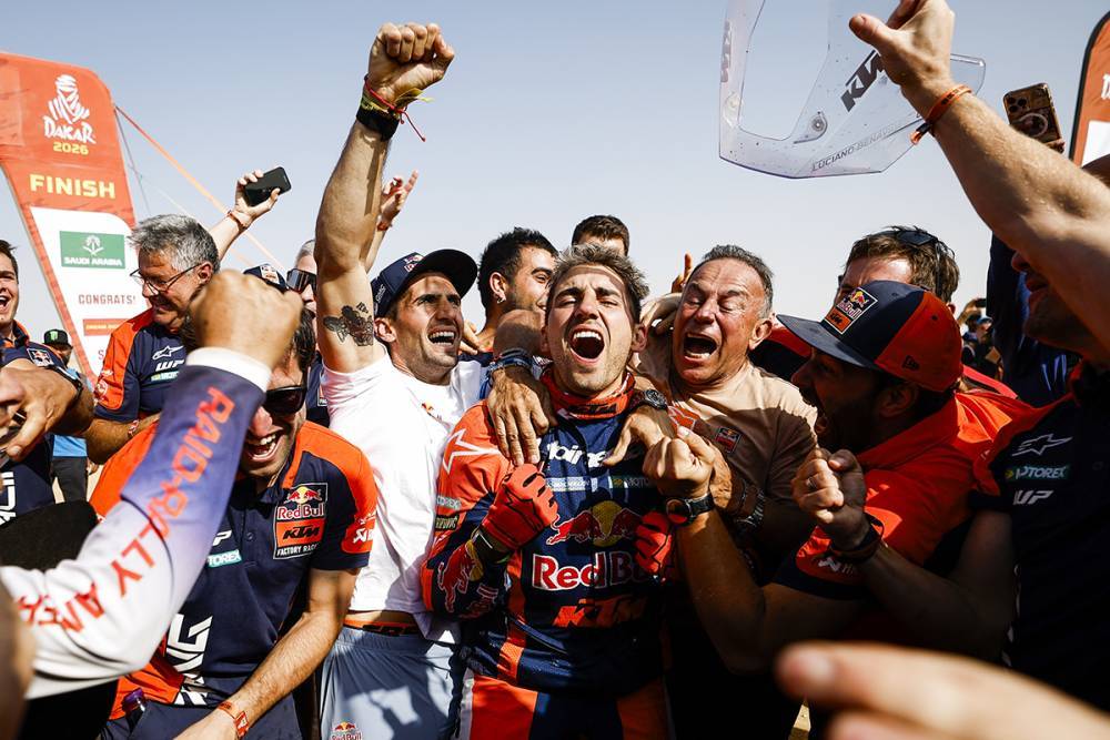 Luciano Benavides es el campeón del Dakar 2026 tras una definición histórica por solo 2 segundos frente a Ricky Brabec.
