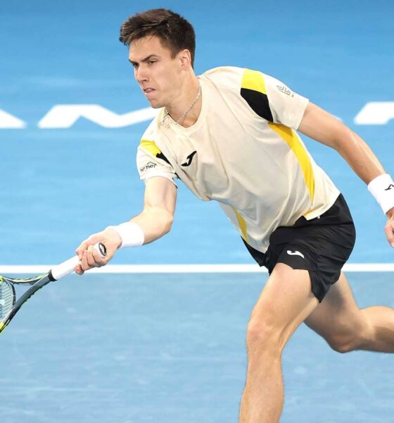 Fabian Marozsan volvió a sorprender en Auckland al derrotar a Casper Ruud y meterse en cuartos del ASB Classic 2026.