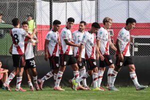 River venció 1-0 a Barracas Central con gol de Gonzalo Montiel y arrancó con el pie derecho el Torneo Apertura 2026.
