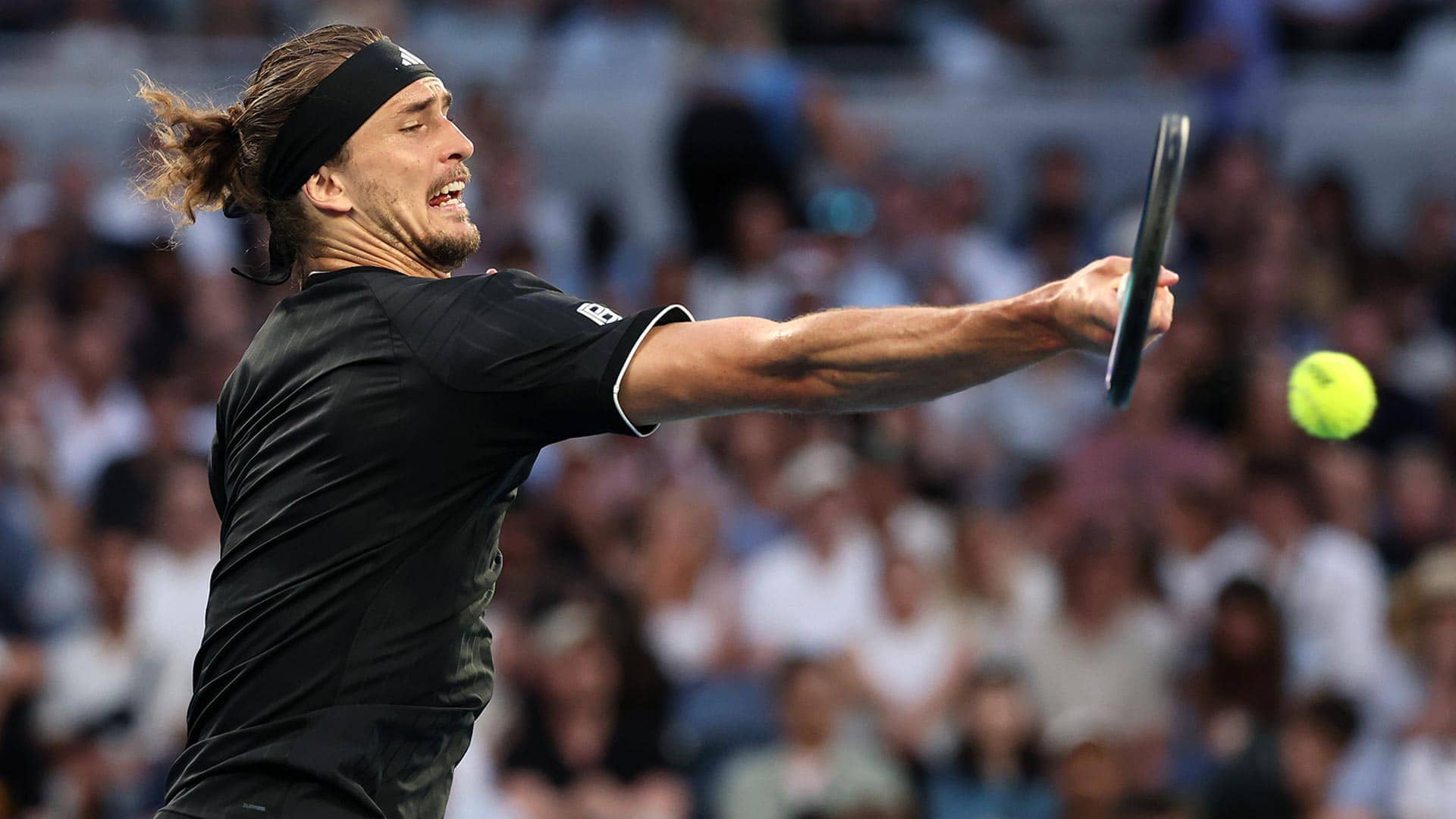 Alexander Zverev avanzó a cuartos del Abierto de Australia tras vencer a Cerúndolo y buscará las semifinales ante la revelación Tien.