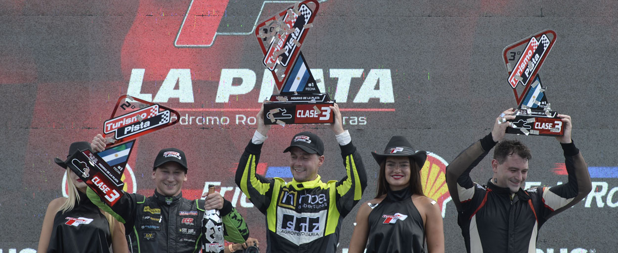 Federico Stieglitz ganó la final de la Clase Tres del Turismo Pista en La Plata tras el recargo a Martini en una carrera polémica.