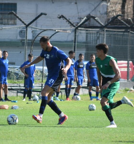 Análisis de cómo llega Almagro para enfrentar a Gimnasia y Tiro: nuevo DT, 19 refuerzos y una racha de 11 partidos sin ganar.