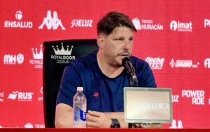 San Lorenzo cayó 1-0 ante Huracán en el Apertura 2026 y Damián Ayude expresó su preocupación por el resultado y el rendimiento.