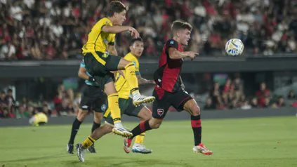 Newell’s cayó 3-2 ante Defensa y Justicia en Rosario, sigue sin ganar y quedó último en la Zona A del Torneo Apertura 2026.