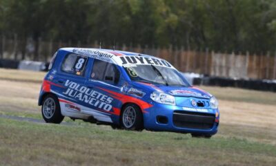 Juan Cruz Paulides ganó la final de la Clase Dos del Turismo Pista en La Plata y abrió el 2026 con una victoria clave.