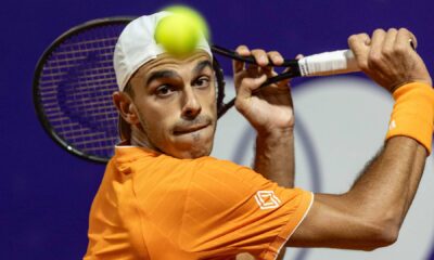 Cerúndolo avanzó a cuartos en el Argentina Open 2026 y Etcheverry llegó a 50 triunfos en arcilla. Fuerte protagonismo argentino en Buenos Aires.