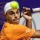 Cerúndolo avanzó a cuartos en el Argentina Open 2026 y Etcheverry llegó a 50 triunfos en arcilla. Fuerte protagonismo argentino en Buenos Aires.