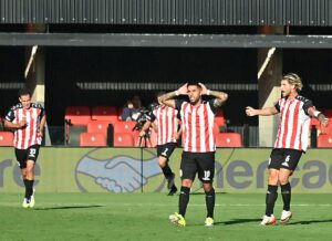 Barracas Central derrotó 2-0 a Gimnasia en el Apertura 2026 con goles de Jappert y Tapia y se metió en zona de clasificación.