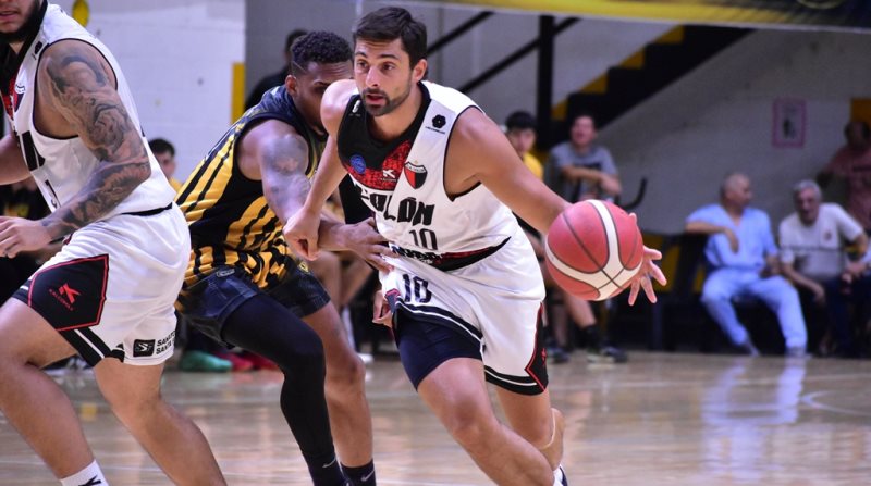 Colón fue más efectivo en el cierre y venció 86-83 a Comunicaciones en Mercedes, con Bautista Fernández como goleador y una gran noche