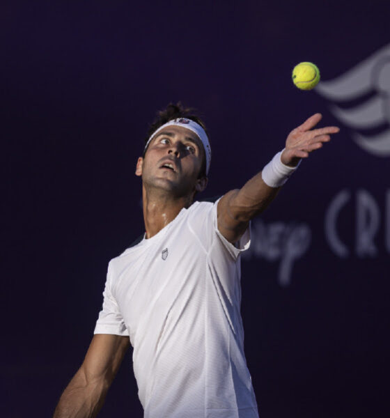 Tomás Etcheverry venció a Andrea Pellegrino y avanzó en el Argentina Open 2026. El argentino mostró solidez y carácter bajo el calor porteño.