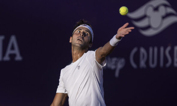 Tomás Etcheverry venció a Andrea Pellegrino y avanzó en el Argentina Open 2026. El argentino mostró solidez y carácter bajo el calor porteño.