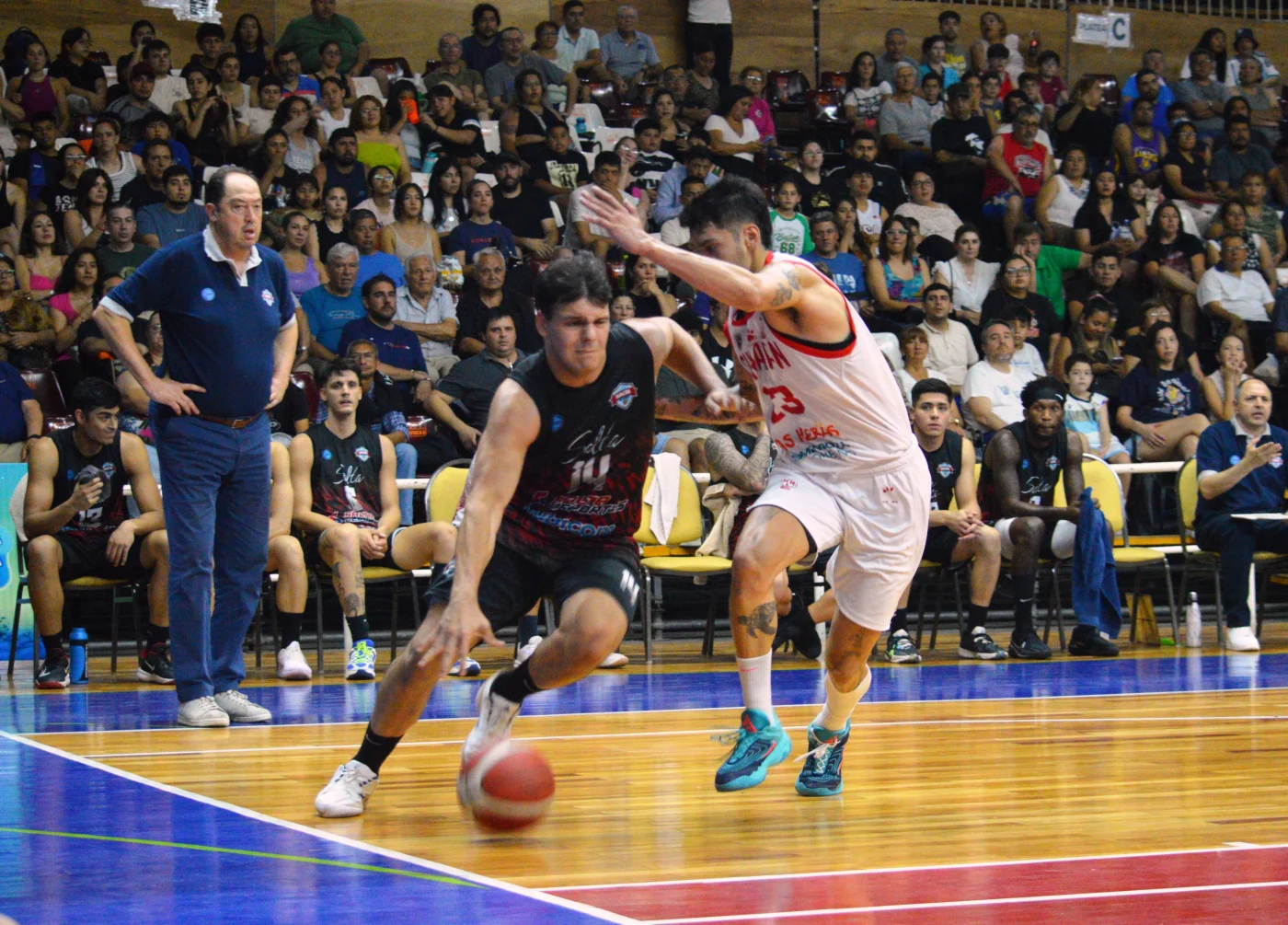 Salta Basket recibe a Santa Paula en el Estadio Delmi por la Conferencia Norte de La Liga Argentina. Los Infernales buscan recuperarse y seguir firmes
