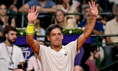 Báez derrotó a Lehecka en Indian Wells y enfrentará a Daniil Medvedev en la tercera ronda del Masters 1000. Crónica completa y resultados.