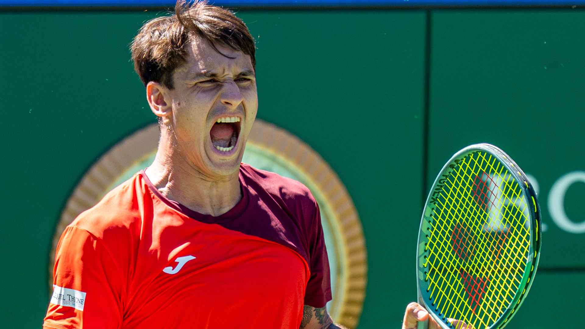 El Masters 1000 de Indian Wells 2026 vivió una intensa jornada masculina con triunfos de Ugo Carabelli, Shapovalov, Fonseca y Berrettini.