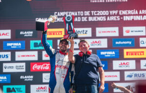 Franco Riva ganó la primera carrera del TC2000 2026 en el callejero de Buenos Aires tras dominar la final de punta a punta.