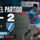 22/05/2026 Yupanqui goleó 4-0 a Claypole y volvió a ilusionarse con la cima de la Zona B Necesitaba volver a ganar y salió decidido a llevarse puesto el partido. Después de dos empates consecutivos y con la última victoria ya algo lejana —había sido el 3 de mayo ante Central Ballester—, Yupanqui reapareció con una actuación contundente y aplastó 4-0 a Claypole en Ciudad Evita. El Trapero jugó como si tuviera una deuda pendiente consigo mismo: intenso para recuperar, agresivo para atacar y siempre convencido de ir por más. Desde el arranque tomó la iniciativa, manejó los tiempos y obligó a Claypole a correr detrás de la pelota durante gran parte de la tarde. El equipo de Damián Troncoso construyó la goleada desde el dominio colectivo. Matías Cáceres abrió el camino, Agustín Meloño se despachó con un doblete y Máximo Magallanes terminó de decorar una tarde redonda para el local. Pero más allá de los nombres, Yupanqui dejó una imagen fuerte: la de un equipo decidido, punzante y protagonista. Cada recuperación terminaba cerca del área rival y cada desatención defensiva del Tambero parecía agrandar todavía más la diferencia entre uno y otro. Claypole nunca logró acomodarse, quedó largo en el retroceso y sufrió especialmente cuando el Trapero aceleró en los últimos metros. La goleada también tuvo peso en la tabla. Con este triunfo, Yupanqui alcanzó los 21 puntos y quedó momentáneamente segundo en la Zona B, apenas por detrás de Lamadrid(23), que mañana tendrá un duelo importante frente a Leones FC (18), hoy tercero y también prendido en la pelea por la cima. El Trapero hizo lo que tenía que hacer: ganar, gustar y meter presión arriba. Claypole, en cambio, volvió a mostrar fragilidad defensiva y cayó hasta el octavo puesto con 16 unidades, quedando fuera de los puestos de Reducido y por detrás de Cañuelas, el último que hoy estaría clasificando.