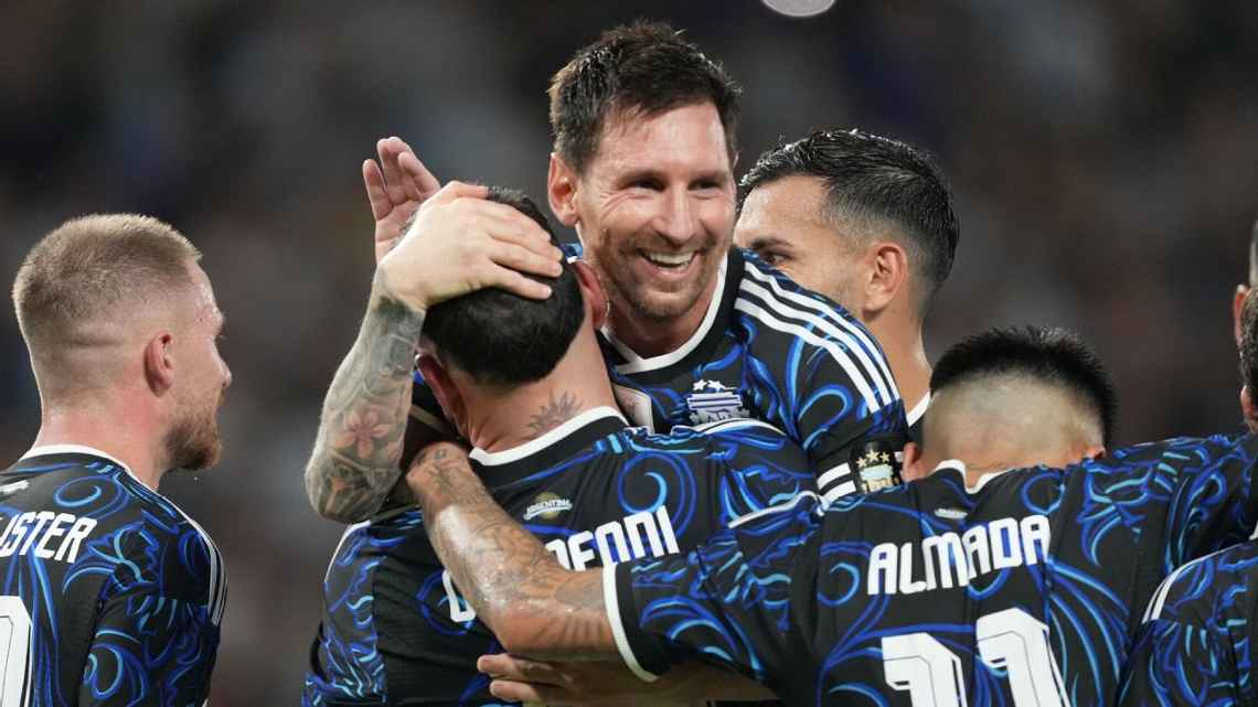 Scaloni confirmó la lista de Argentina para el Mundial 2026, con Messi rumbo a su sexta Copa del Mundo y ocho jugadores debutantes.