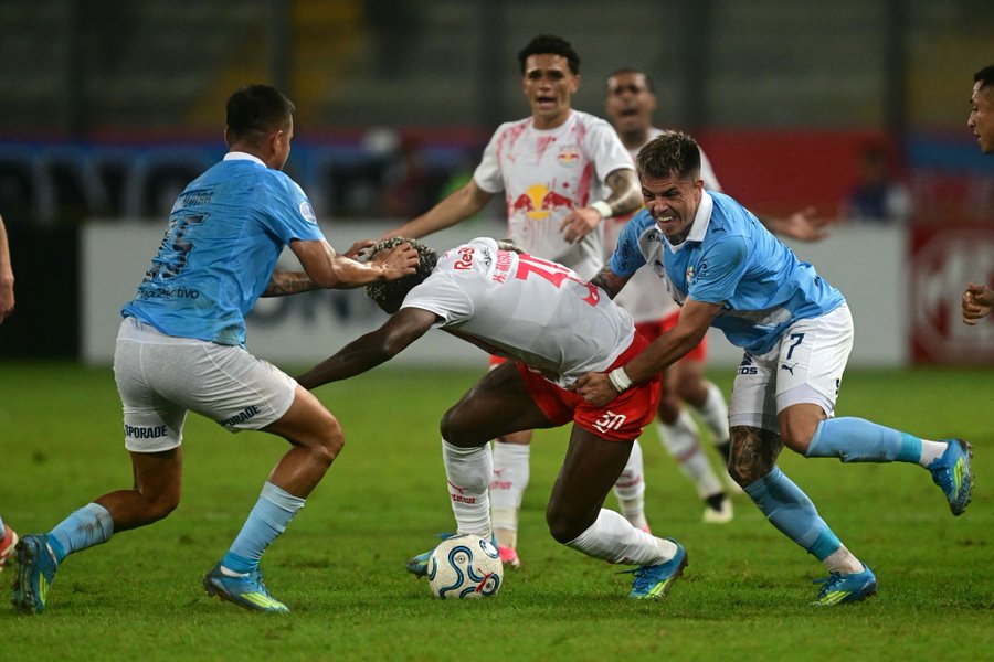 Sporting Cristal empató 0-0 con Bragantino en Lima y definirá su clasificación a los octavos de final de la Sudamericana como visitante.