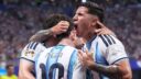 Argentina pasó de estar eliminada a meterse en cuartos con tres goles en 13 minutos, otro tanto de Messi y un cabezazo agónico de Enzo Fernández.