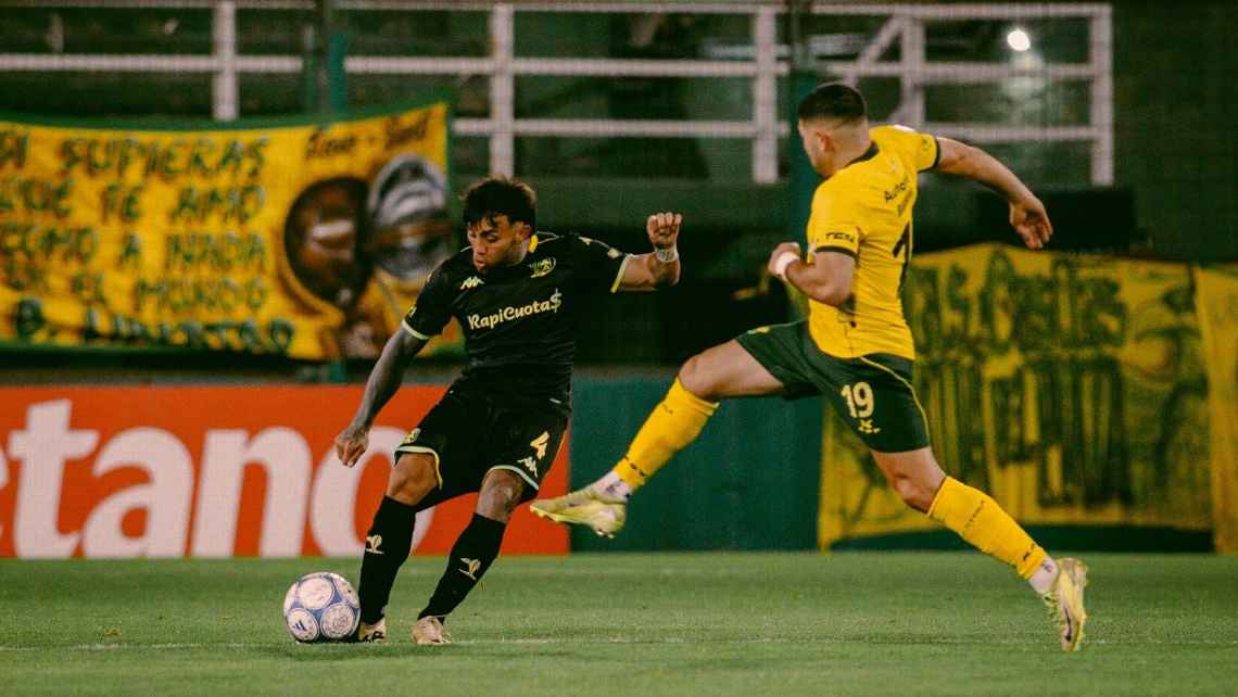 Aldosivi rescató un empate ante Defensa y Justicia en el arranque del Clausura 2026 y sumó un punto importante en su lucha por la permanencia.